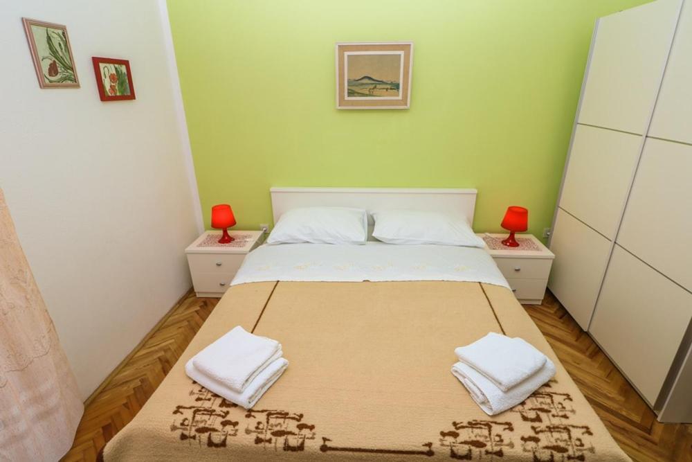 Double Rooms Tomica 2 With Balcony Башка Екстер'єр фото