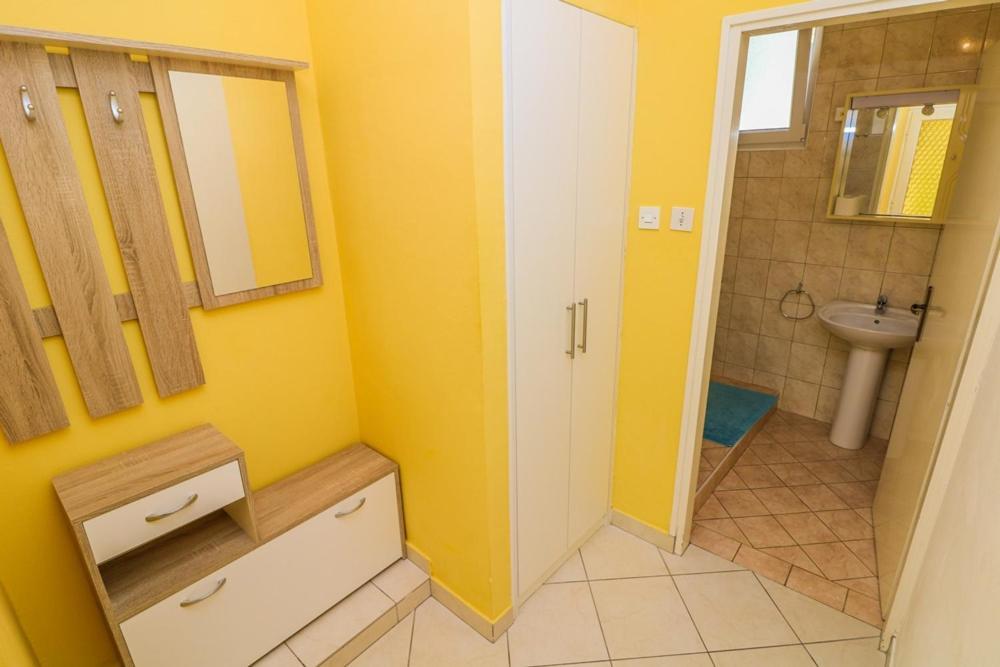 Double Rooms Tomica 2 With Balcony Башка Екстер'єр фото