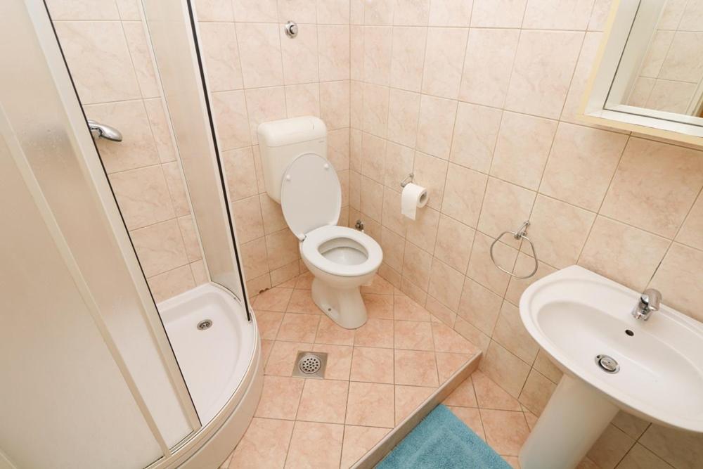 Double Rooms Tomica 2 With Balcony Башка Екстер'єр фото