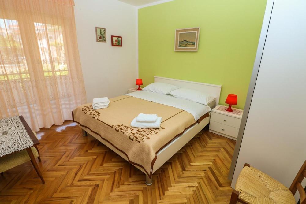 Double Rooms Tomica 2 With Balcony Башка Екстер'єр фото