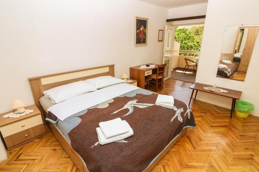 Double Rooms Tomica 2 With Balcony Башка Екстер'єр фото