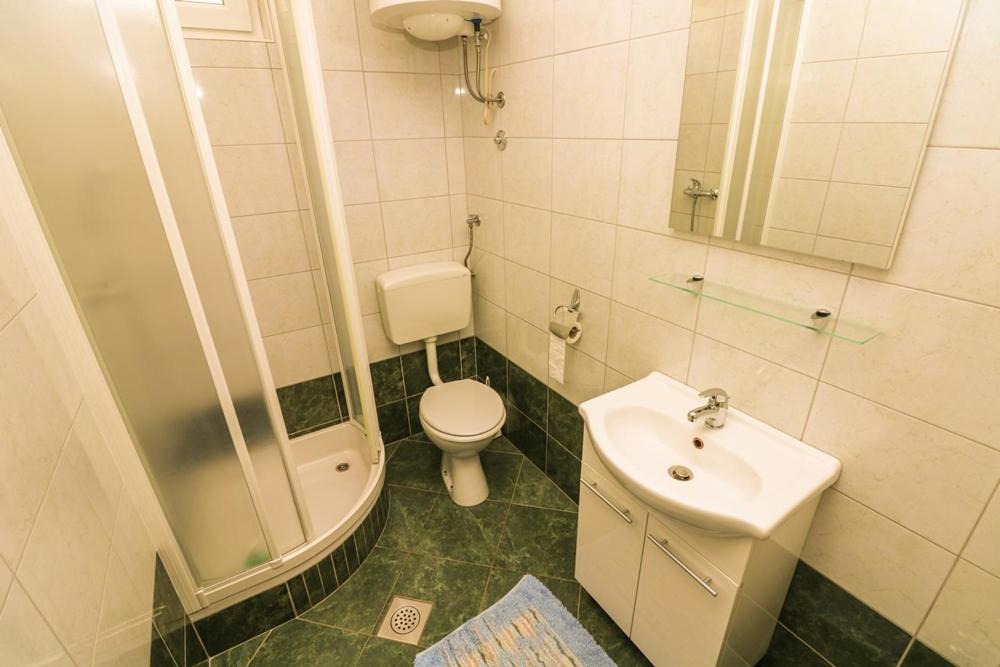 Double Rooms Tomica 2 With Balcony Башка Екстер'єр фото