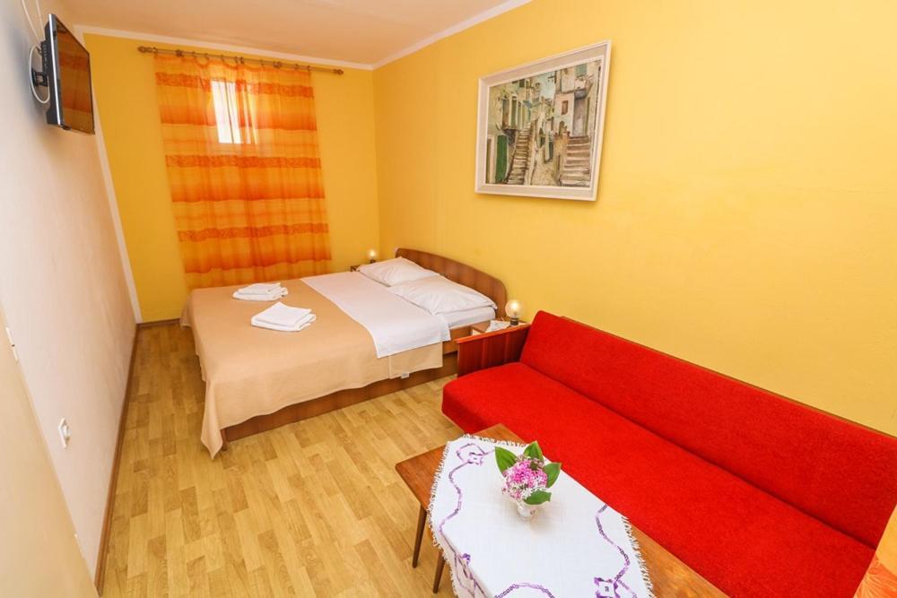 Double Rooms Tomica 2 With Balcony Башка Екстер'єр фото
