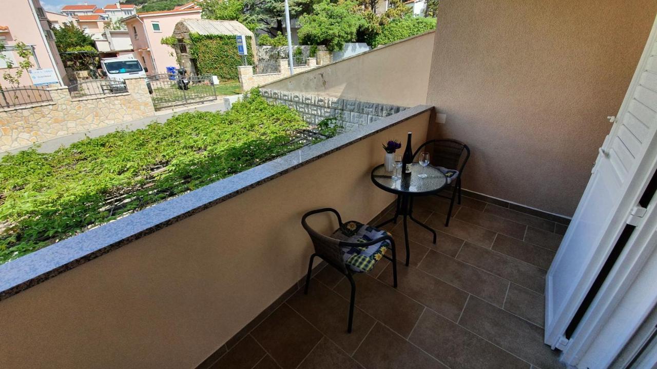 Double Rooms Tomica 2 With Balcony Башка Екстер'єр фото